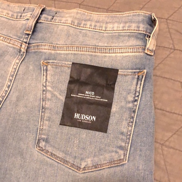 Hudson Nico Mid-Rise Super Skinny Ankle Jean - Picture 4 of 9